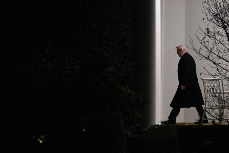 trump-encerra-primeiro-ato-do-2o-mandato-com-recorde-de-reprovacao