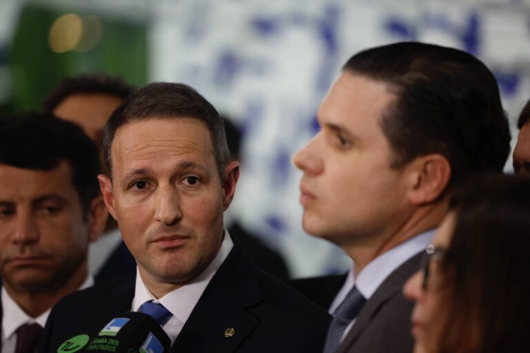 derrite-e-moraes-dividiram-voo-da-fab-com-motta-em-meio-a-debate-sobre-pl-antifaccao