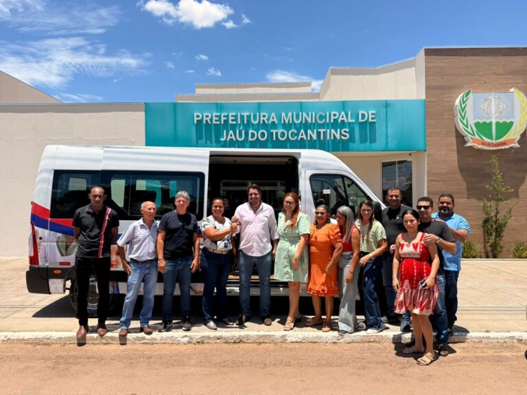 deputado-eduardo-fortes-destina-van-para-saude-em-jau-e-anuncia-mais-recursos-para-2025