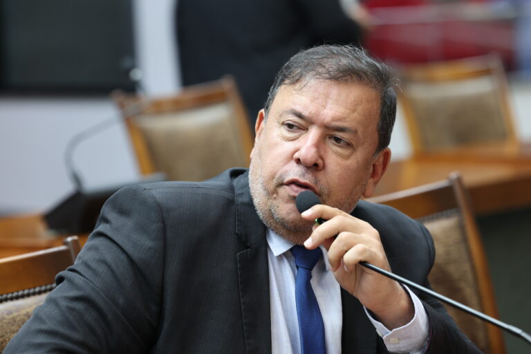 construcao-de-ponte-entre-assentamentos-e-destacada-por-gipao-como-prioridade-do-governo-na-ldo