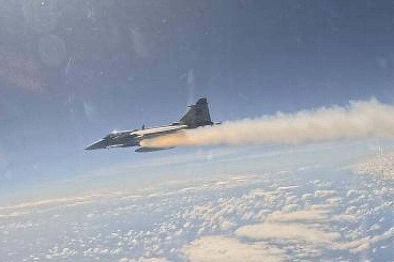 caca-gripen-da-fab-lanca-missil-de-r$-12,4-mi-pela-1a-vez;-veja-video