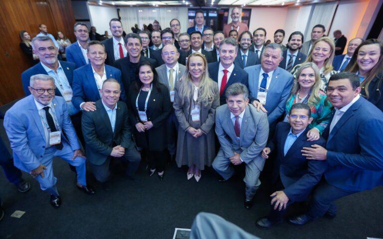 Parlamentares de todo o país elegem Diretoria da Unale para 2026 parlamentares-de-todo-o-pais-elegem-diretoria-da-unale-para-2026