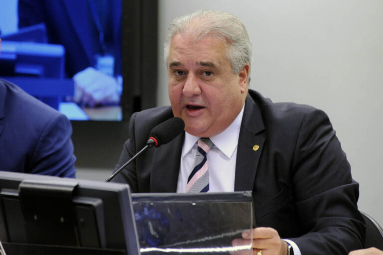 Relator propõe valor mínimo por corrida e previdência obrigatória para motorista de aplicativo relator-propoe-valor-minimo-por-corrida-e-previdencia-obrigatoria-para-motorista-de-aplicativo