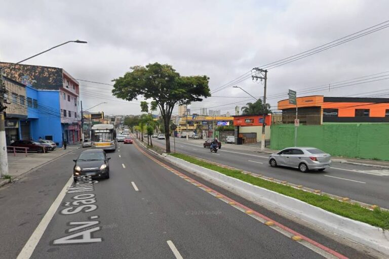motociclista-morre-apos-se-enrolar-em-fio-de-poste-na-zona-leste-de-sao-paulo