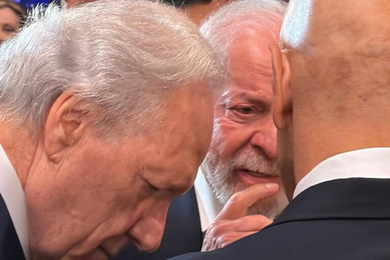 bem-humorado-apos-fim-de-sancoes,-moraes-tieta-ronaldo-e-brinca-que-vai-baixar-juros