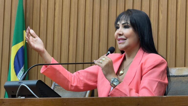 janad-valcari-encerra-2025-com-entregas,-obras-solicitadas-e-presenca-nos-municipios