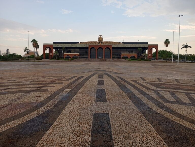 Silêncio do governador tira o sono de quem espera mais silencio-do-governador-tira-o-sono-de-quem-espera-mais