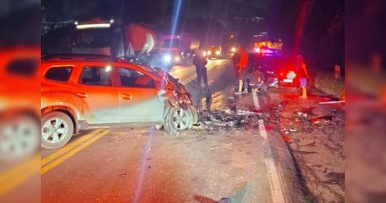 colisao-entre-viatura-e-caminhonete-deixa-preso-e-motorista-em-estado-grave-no-pr