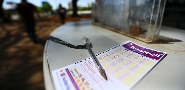 Lotofácil sorteia prêmio acumulado de R$ 7 milhões; confira números lotofacil-sorteia-premio-acumulado-de-r$-7-milhoes;-confira-numeros