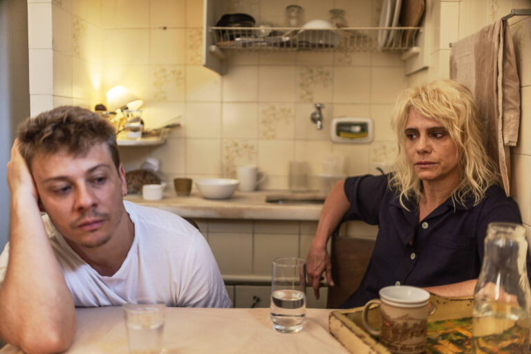 livros-de-elena-ferrante,-edouard-louis-e-machado-de-assis-inspiram-pecas-de-teatro-em-sp