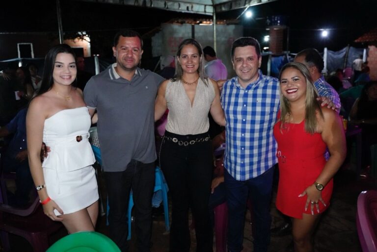 Durante festejos, região da Barraria reconhece trabalho dos Dimas durante-festejos,-regiao-da-barraria-reconhece-trabalho dos dimas