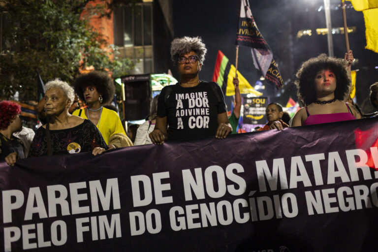 Negros têm 49% mais risco de morrer por homicídio no Brasil, mostra estudo negros-tem-49%-mais-risco-de-morrer-por-homicidio-no-brasil,-mostra-estudo