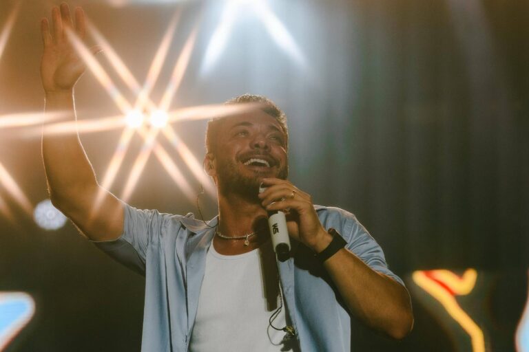 wesley-safadao-reune-ex-integrantes-do-calcinha-preta-no-festival-de-verao