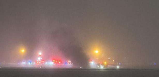 Jato particular com oito pessoas cai em aeroporto no Maine, nos EUA jato-particular-com-oito-pessoas-cai-em-aeroporto-no-maine,-nos-eua