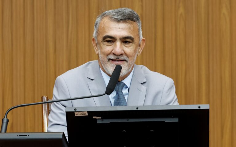 na-abertura-do-ano-legislativo,-amelio-cayres-anuncia-implantacao-de-sei-e-posse-de-concursados