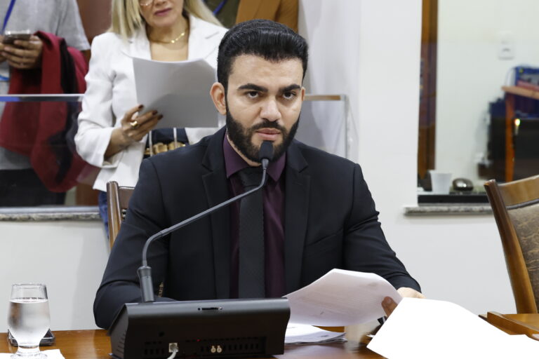 Léo Barbosa solicita inclusão em lei para regulamentar acumulação de cargos de policiais penais leo-barbosa-solicita-inclusao-em-lei-para-regulamentar-acumulacao-de-cargos-de-policiais-penais