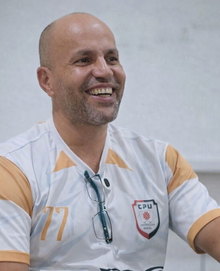 Rostos da Transformação:“Ser professor é zelar pelo próximo”, afirma o doutor em Física André Luiz rostos-da-transformacao:“ser-professor-e-zelar-pelo-proximo”,-afirma-o-doutor-em-fisica-andre-luiz