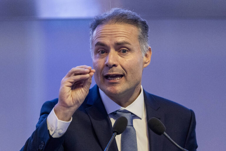 ferrovias-serao-‘vedetes’-da-agenda-de-leiloes-de-2026,-diz-renan-filho