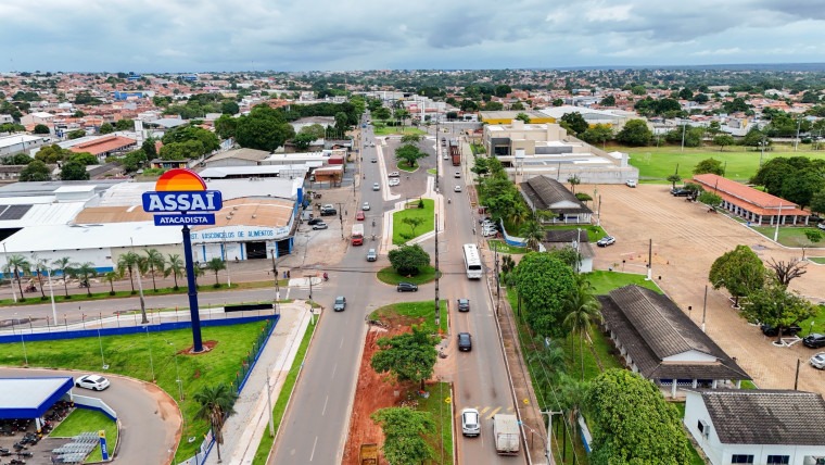 Novo semáforo começa a ser instalado em frente ao 2º BPM após inauguração do Assaí novo-semaforo-comeca-a-ser-instalado-em-frente-ao-2o-bpm-apos-inauguracao-do-assai