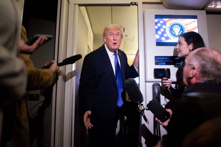 Trump intensifica ofensiva contra órgão de defesa do consumidor dos EUA trump-intensifica-ofensiva-contra-orgao-de-defesa-do-consumidor-dos-eua