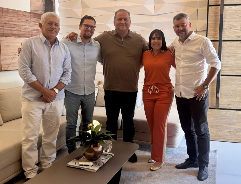 janad-valcari-viabiliza-articulacao-para-construcao-de-ginasio-em-rio-sono