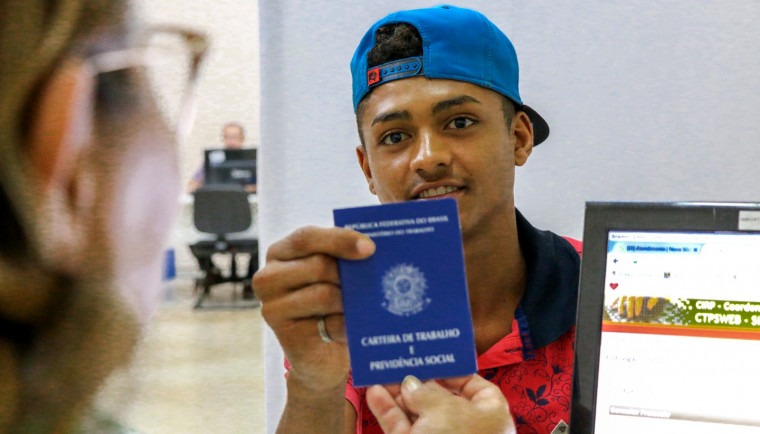 Tocantins tem queda histórica no desemprego e lidera ranking da Região Norte do país tocantins-tem-queda-historica-no-desemprego-e-lidera-ranking-da-regiao-norte-do-pais