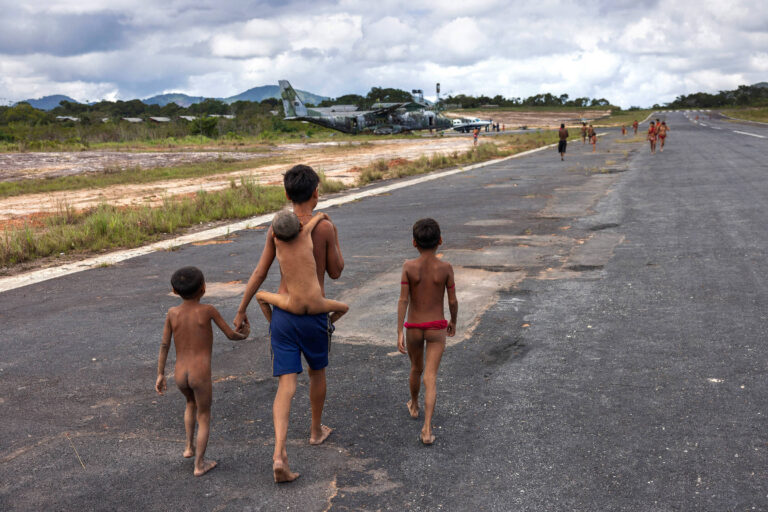 Surto de coqueluche entre yanomamis afeta bebês e envolve coinfecções e fragilidade em vacinação surto-de-coqueluche-entre-yanomamis-afeta-bebes-e-envolve-coinfeccoes-e-fragilidade-em-vacinacao