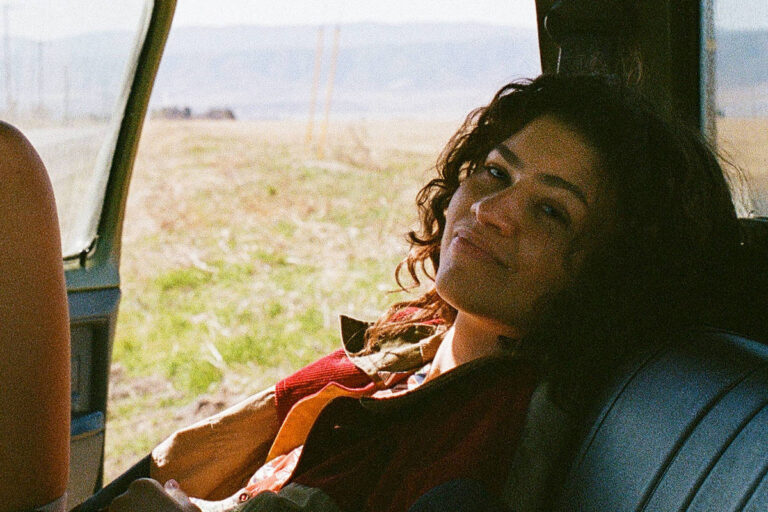 serie-‘euphoria’-volta-entre-polemicas-e-com-atores-hoje-maiores-que-a-propria-obra