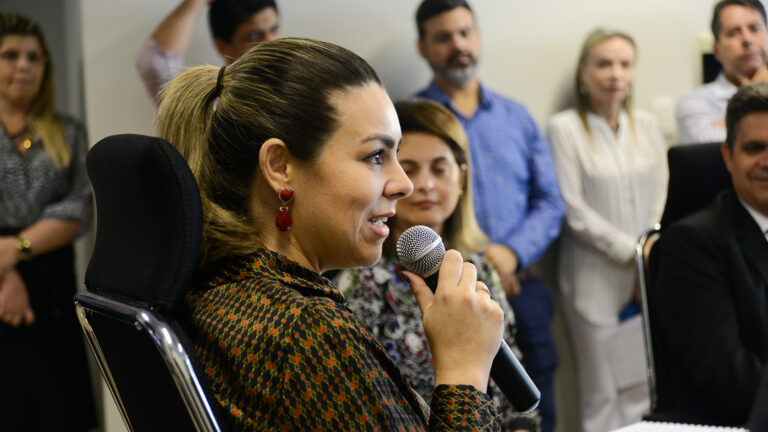 cinthia-ribeiro-encerra-silencio,-nega-ida-ao-psb-e-confirma-permanencia-no-psdb