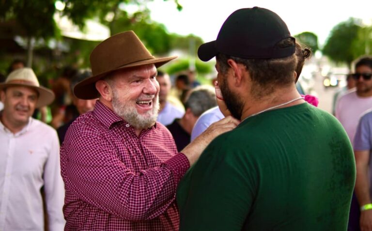 Carlesse oficializa pré-candidatura ao Senado em evento no Clube da Caixa em Gurupi carlesse-oficializa-pre-candidatura-ao-senado-em-evento-no-clube-da-caixa-em-gurupi