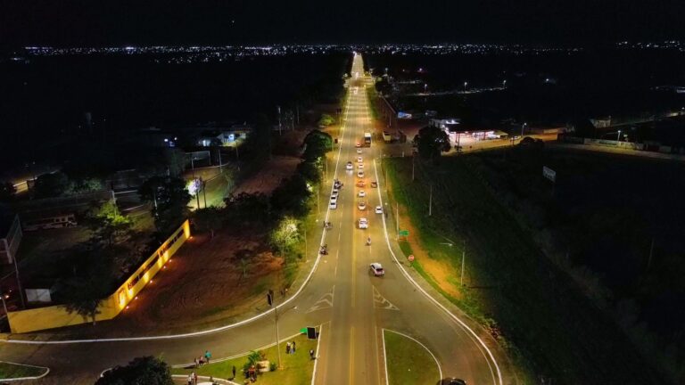 cartao-de-visitas:-nova-iluminacao-da-br-242-transforma-entrada-de-gurupi-e-impulsiona-lazer