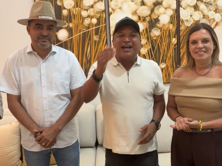 Governador anuncia obras na TO-134 e projeto da TO-405; Cláudia Lelis e prefeito Auri comemoram governador-anuncia-obras-na-to-134-e-projeto-da-to-405;-claudia-lelis-e-prefeito-auri-comemoram