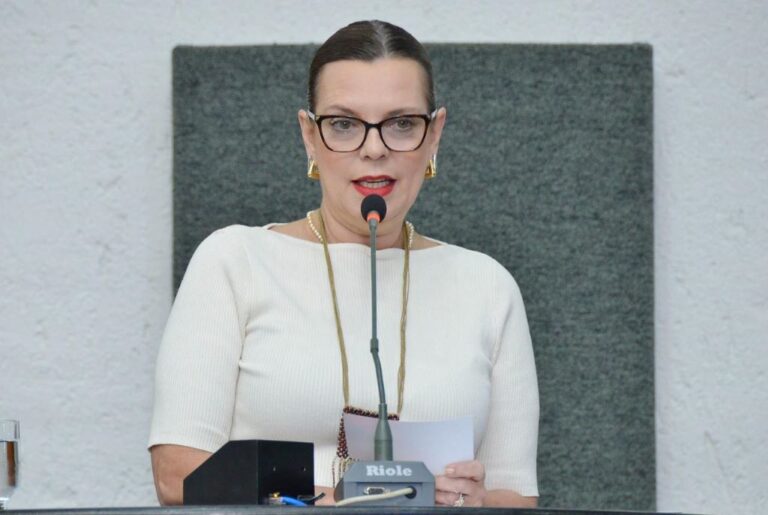 projeto-de-claudia-lelis-cria-politica-estadual-de-incentivo-as-mulheres-artesas