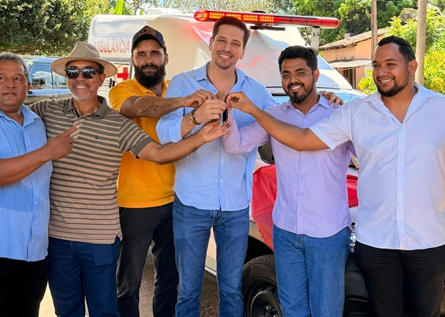 Olyntho reforça a saúde de Araguanã com a entrega de nova ambulância olyntho-reforca-a-saude-de-araguana-com-a-entrega-de-nova-ambulancia