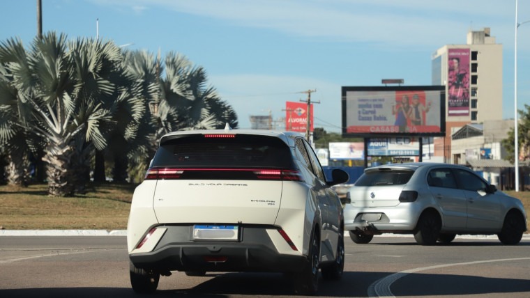 Com isenção de IPVA, venda de carros elétricos dispara mais de 150% no Tocantins em 2026 com-isencao-de-ipva,-venda-de-carros-eletricos-dispara-mais-de-150%-no-tocantins-em-2026