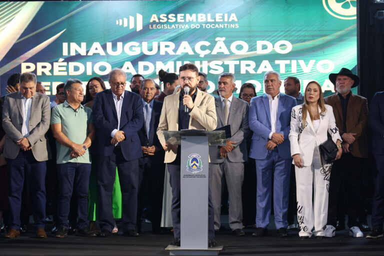 Servidores comemoram inauguração de centro administrativo da Aleto servidores-comemoram-inauguracao-de-centro-administrativo-da-aleto