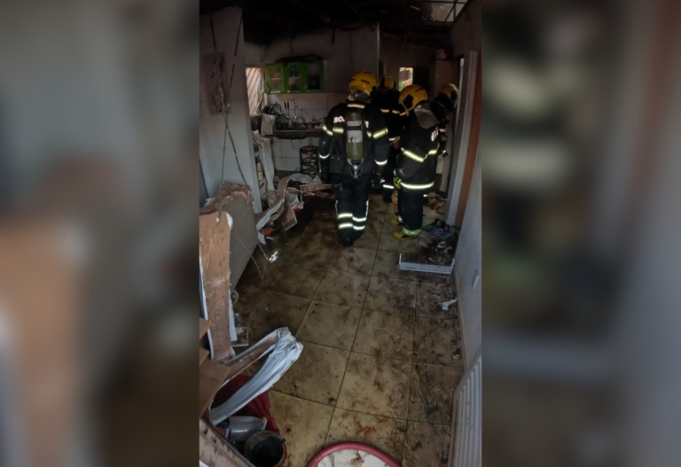 Dois corpos são encontrados carbonizados dentro de casa em Araguaína dois-corpos-sao-encontrados-carbonizados-dentro-de-casa-em-araguaina