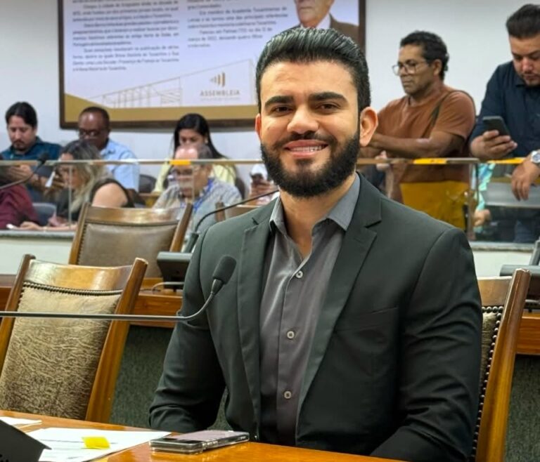pl-de-leo-barbosa-visa-criacao-de-programa-itinerante-de-cinema,-leitura-e-cultura-no-to