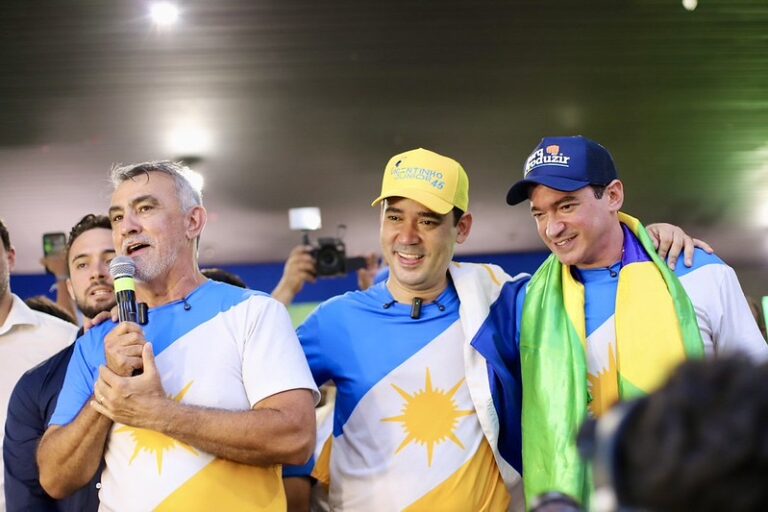 Vicentinho, Amélio e Alexandre reúnem pré-candidatos da região em grande ato em Araguaína vicentinho,-amelio-e-alexandre-reunem-pre-candidatos-da-regiao-em-grande-ato-em-araguaina