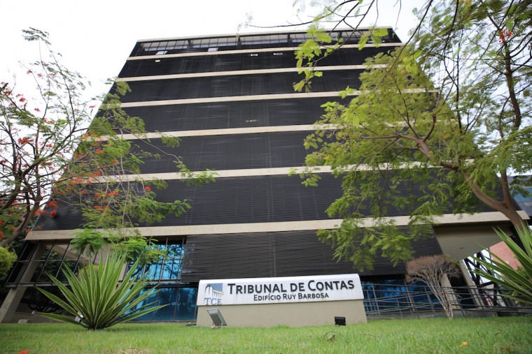 TCE notifica 13 prefeituras e cobra transparência nas filas de espera por consultas e cirurgias tce-notifica-13-prefeituras-e-cobra-transparencia-nas-filas-de-espera-por-consultas-e-cirurgias