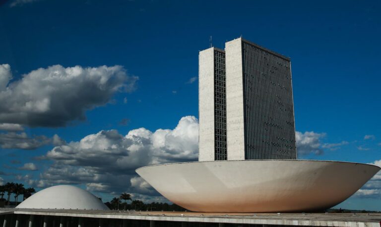 Senado aprova em dois turnos PEC da aposentadoria dos agentes de saúde senado-aprova-em-dois-turnos-pec-da-aposentadoria-dos-agentes-de-saude
