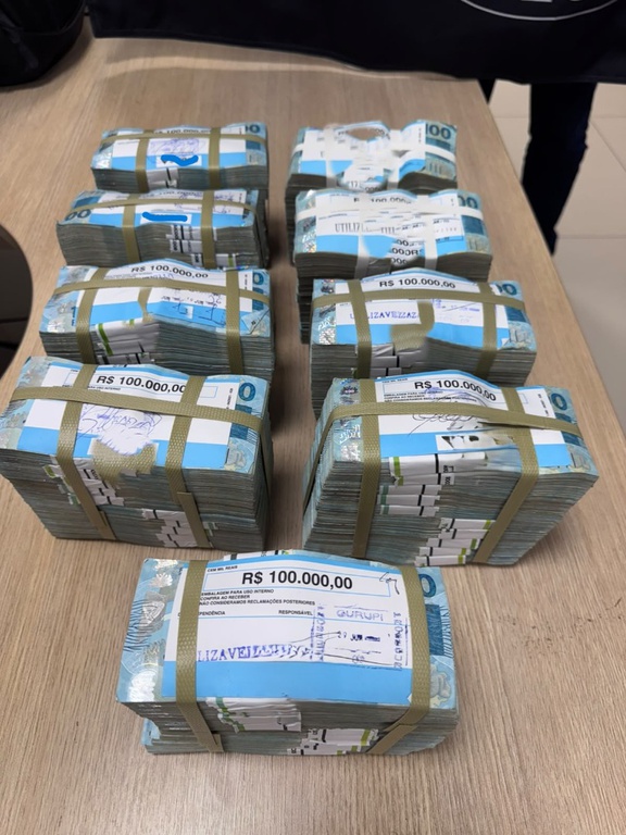 PF apreende cerca de R$ 900 mil em espécie em Palmas/TO pf-apreende-cerca-de-r$-900-mil-em-especie-em-palmas/to