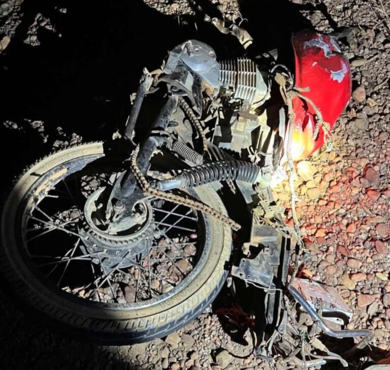 Motociclista morre em batida com carro na BR-242, em Peixe motociclista-morre-em-batida-com-carro-na-br-242,-em-peixe
