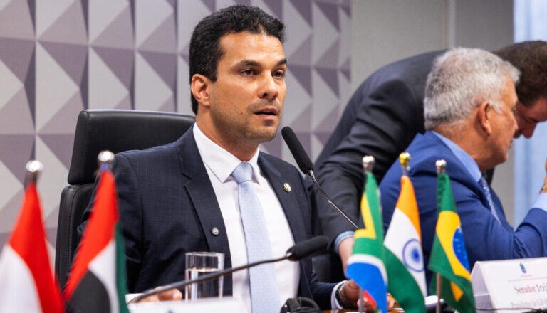 fora-do-pleito:-iraja-abreu-desiste-de-disputar-reeleicao-ao-senado-pelo-tocantins