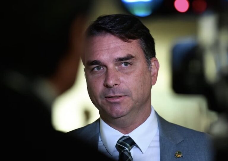 tse-restabelece-filiacao-de-flavio-bolsonaro-ao-pl-e-libera-registro-de-candidatura
