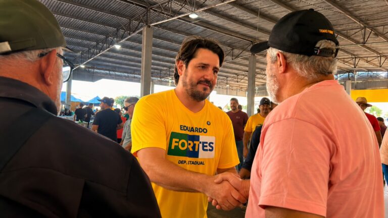 Eduardo Fortes inicia caminhada da campanha na tradicional Feira Coberta de Gurupi eduardo-fortes-inicia-caminhada-da-campanha-na-tradicional-feira-coberta-de-gurupi
