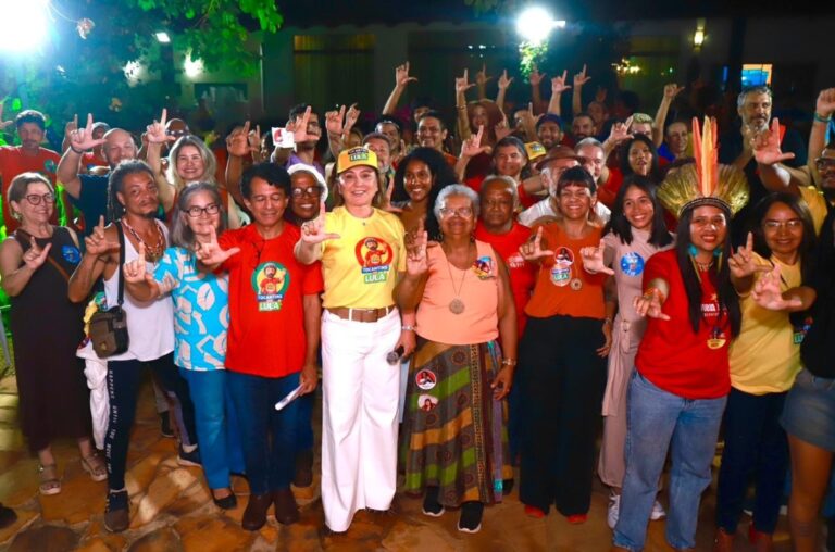 katia-abreu-reune-artistas-em-palmas-e-destaca-investimentos-federais-na-cultura